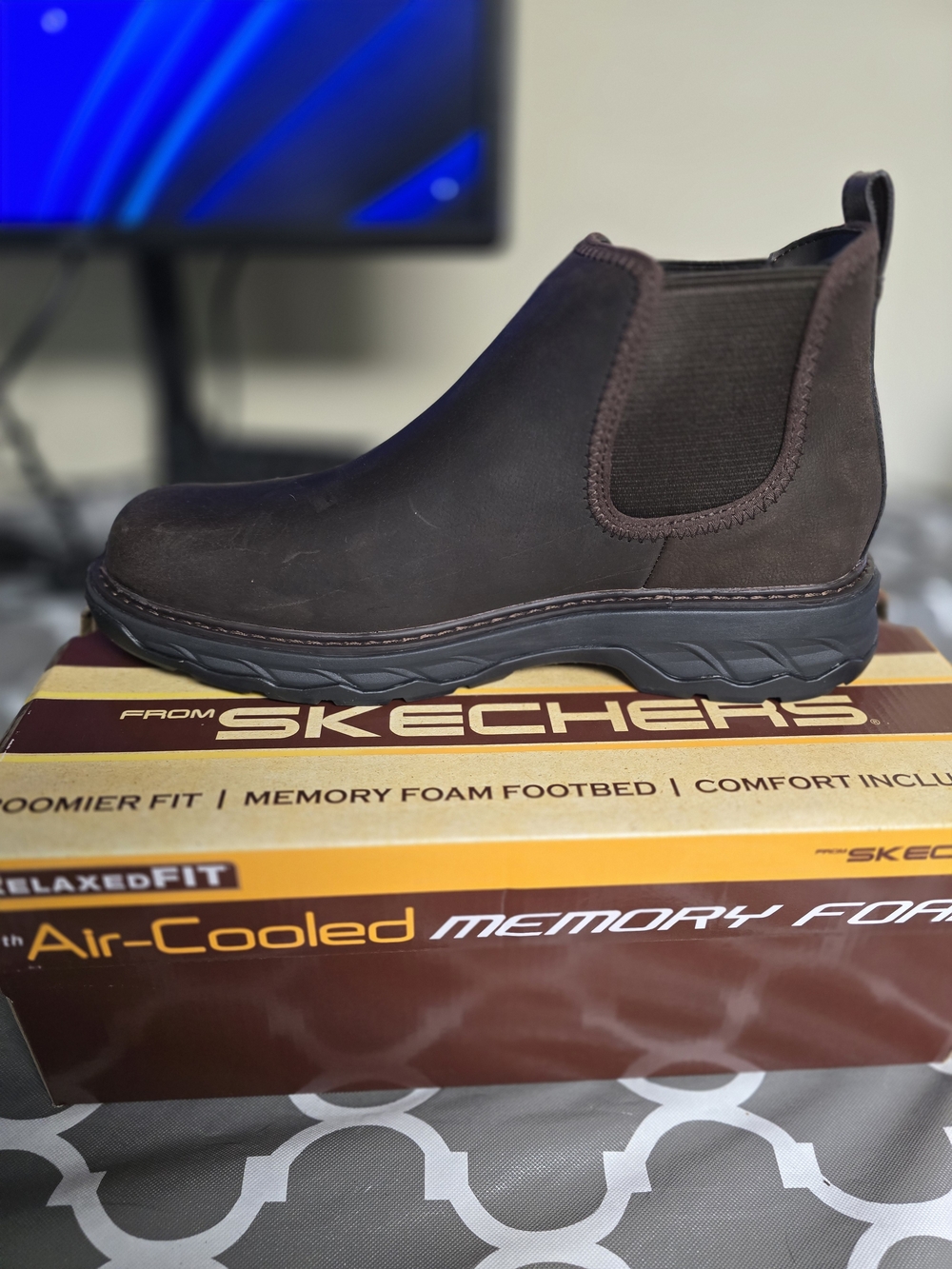 **NIB** Skechers Men's Dark Brown Chukka Boot with Slip-On Elastic Gussets